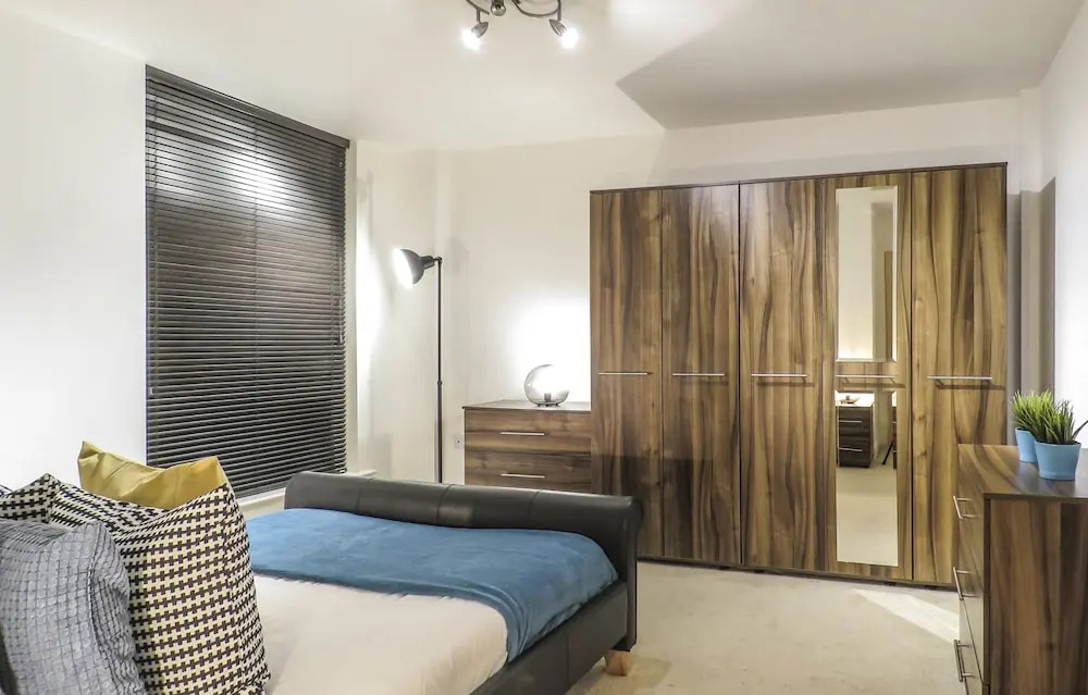 Tudors eSuites Birmingham Apartments with Parking