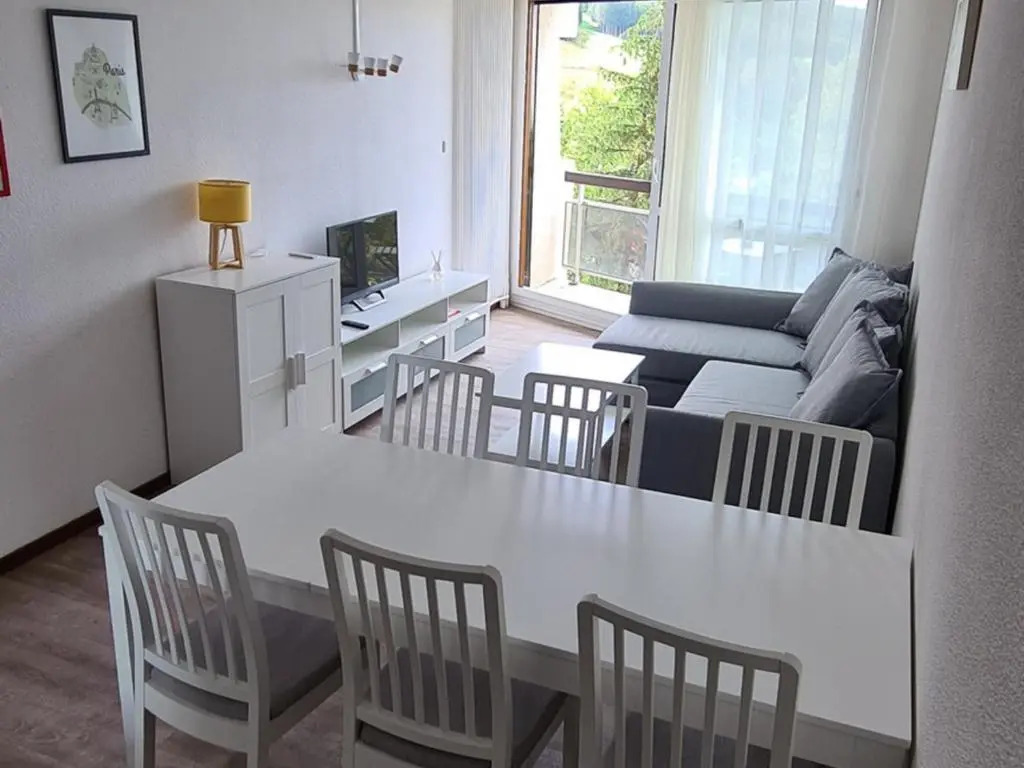 Appartement rénové au pied des pistes avec balcons - FR-1-515-66