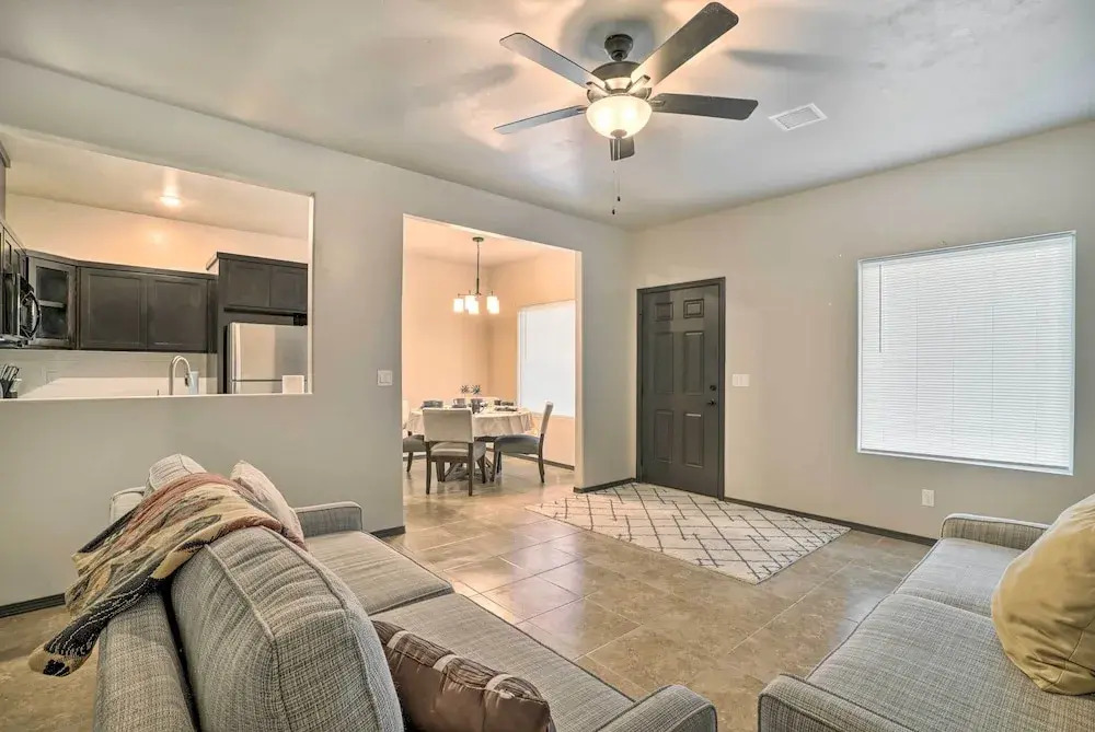 Spacious El Paso Apt, 6 Mi to Downtown!