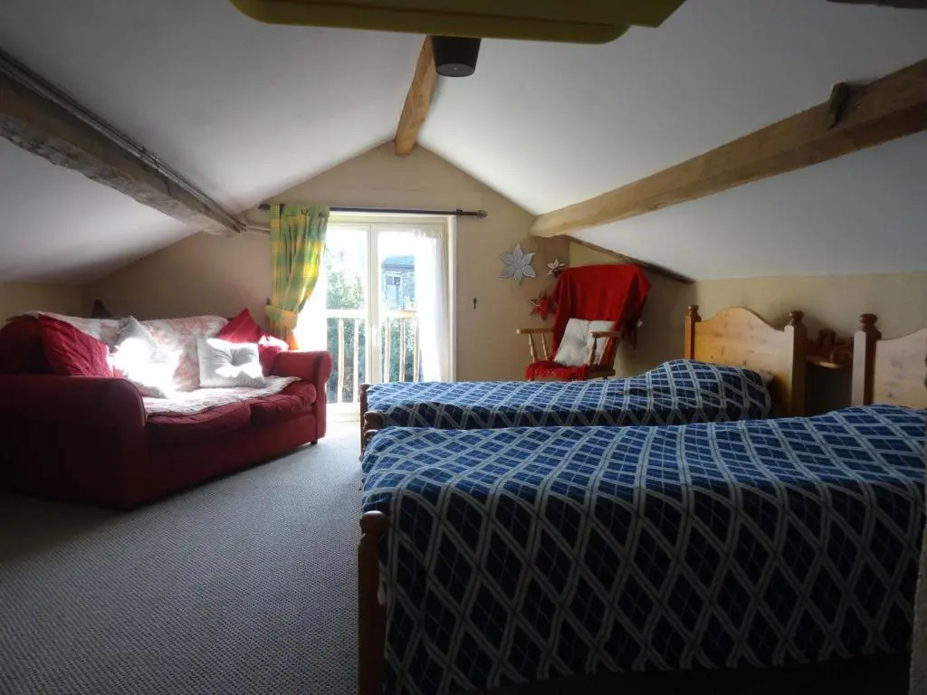 Charming French Cottage-Gite in the Heart of Quiet Gorron