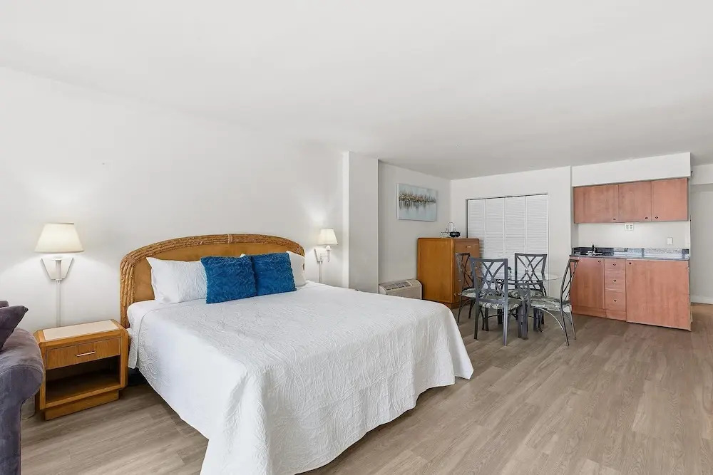 Oceanside Inn 313