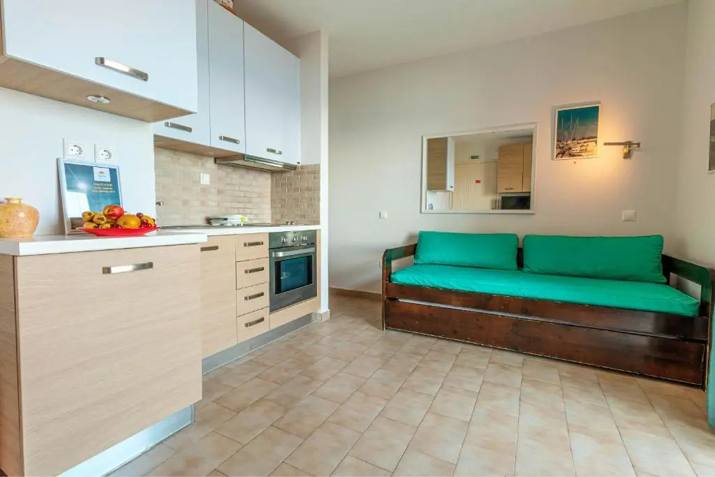 Glyfada New Era Home 120 Menigos Resort Apartments