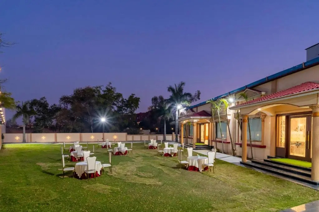 Hotel The Rivaaj