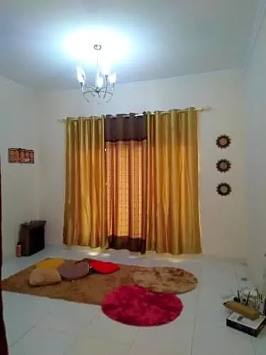 Bright Sunshine Holiday Home Shared Apartments