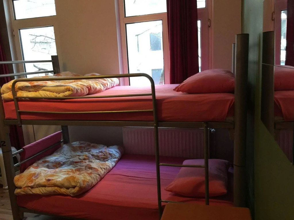 Innjoy Hostel - Adults Only