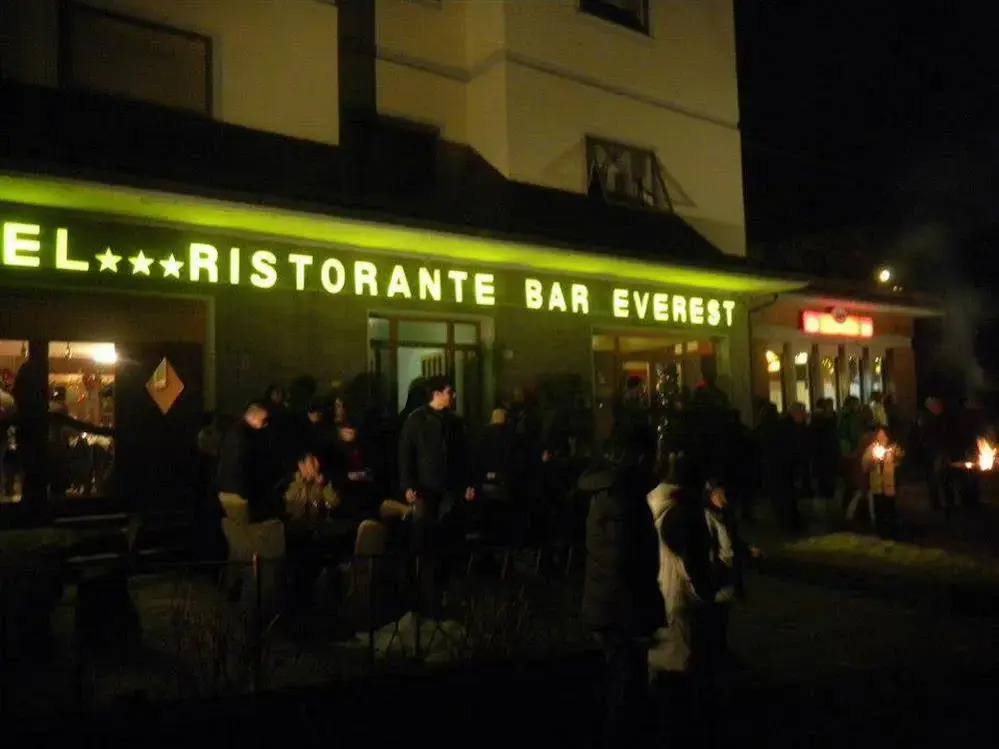 Hotel Everest