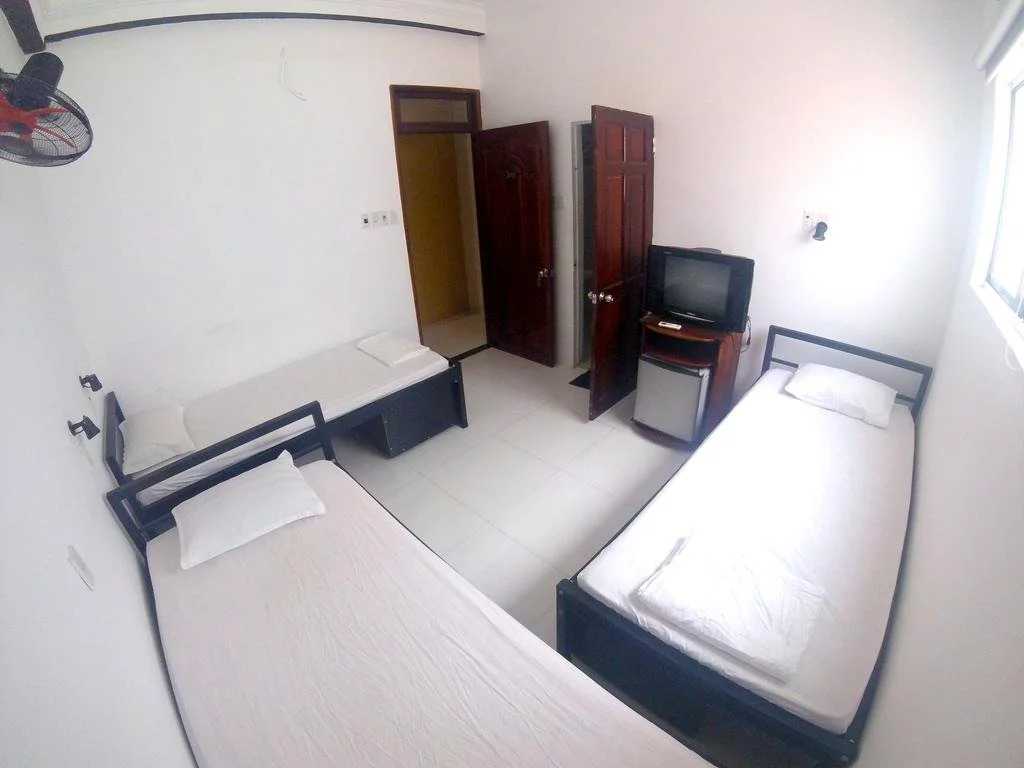 Tribee Kinh Hostel & Bar