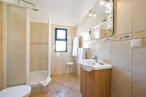 Exclusive Retreat in Vilamoura, Private Pool, Off-street Parking, Free AC & Wifi
