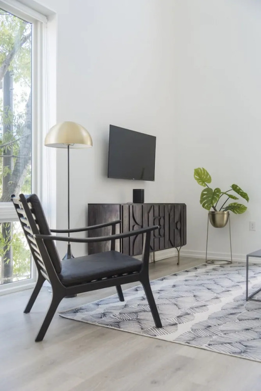 Abode XS House Bright and Airy 1-bedroom