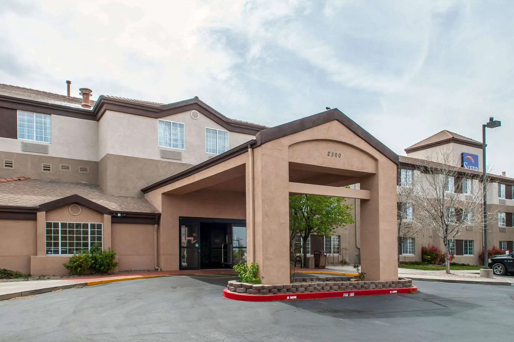 Отель Garner Albuquerque Airport by IHG