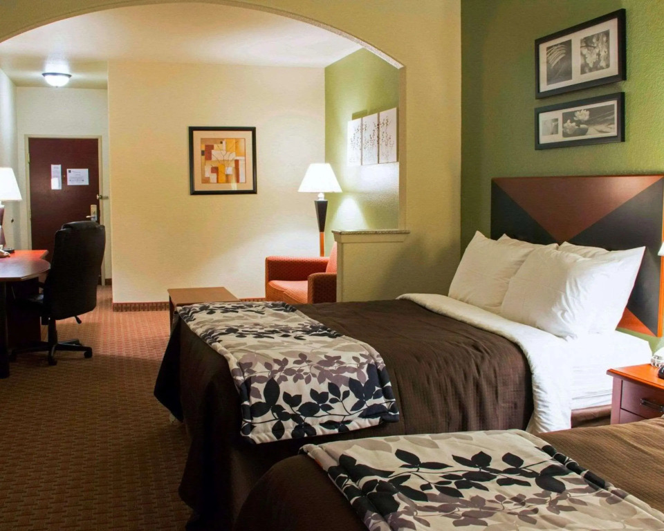 Sleep Inn & Suites at Six Flags