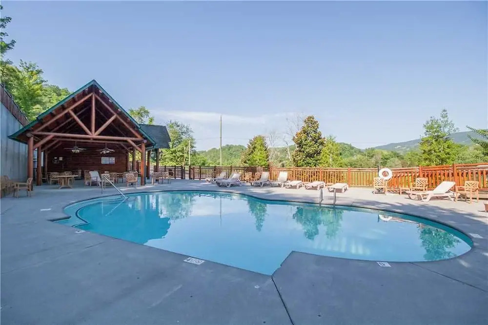 Destinys Lodge - Five Bedroom Cabin