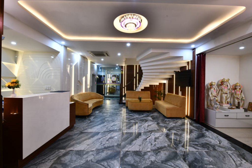 Click Hotel Narayana