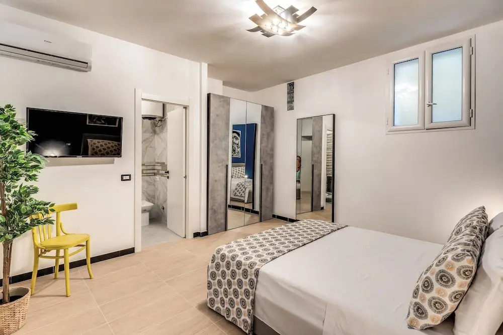 The Quarters Naples Apartment