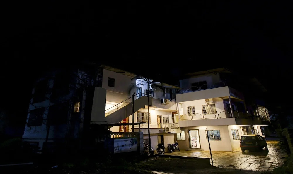 Treebo Trip Hotel Guru Krupa