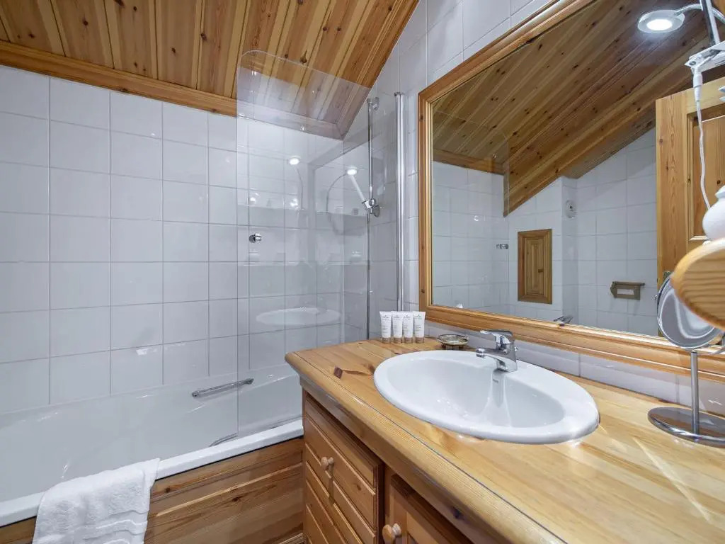 Appartement Méribel, 4 pièces, 6 personnes - FR-1-565-22