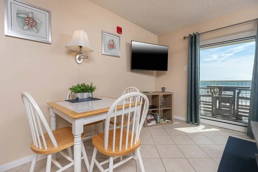 Tradewinds 203 1 Bedroom Condo