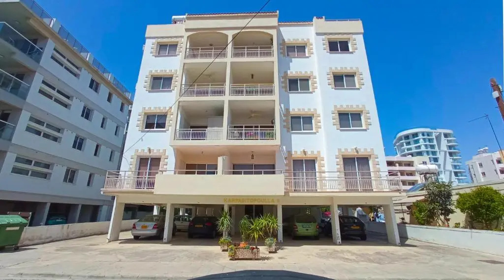 Luxury Maisonette Apartment -SEA VIEW, NETFLIX, GYM- 5 Min from Beach