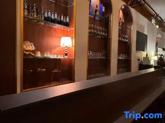 Gelou House Hotel (Quzhou Guojin Center Shuiting Store)