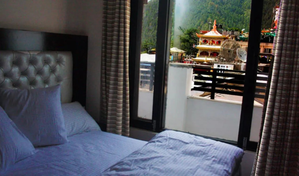 Lavish Inn