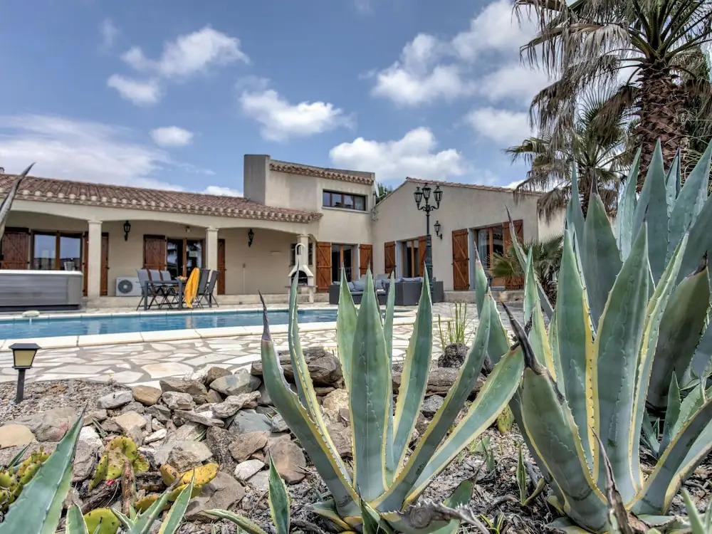 Lively Villa in Félines-minervois With Pool