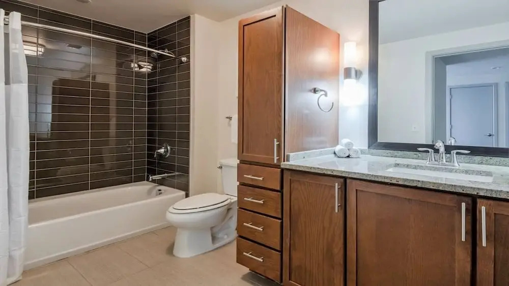 18th FL Stylish CozySuites w/ roof pool, gym #2