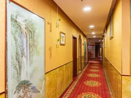 Chongqing Yuanjing Hotel (Xietaizi Metro Station Keyuan 4th Road Branch)