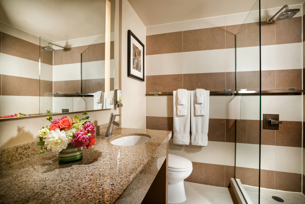 Staypineapple, Hotel Rose, Downtown Portland