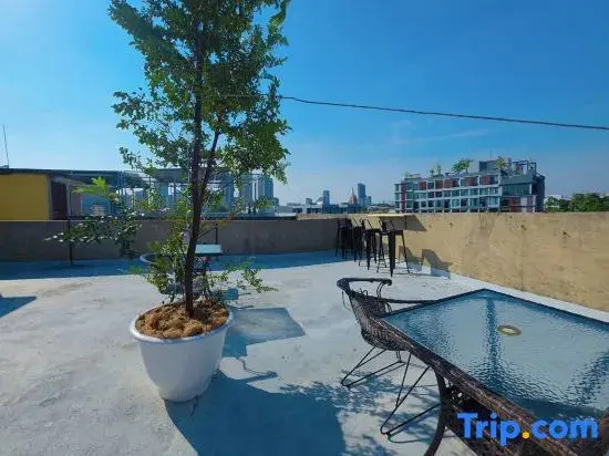 ONEWAY Guest House BKK