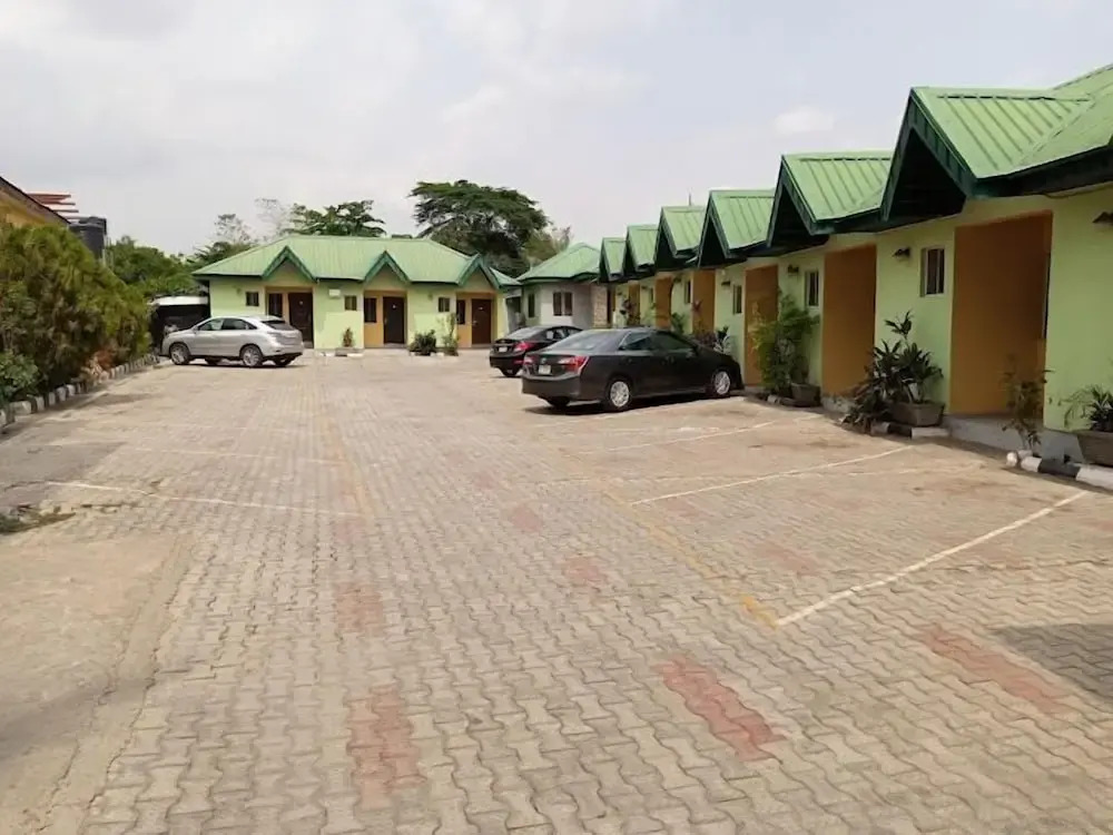 E- Exclusive Hotel