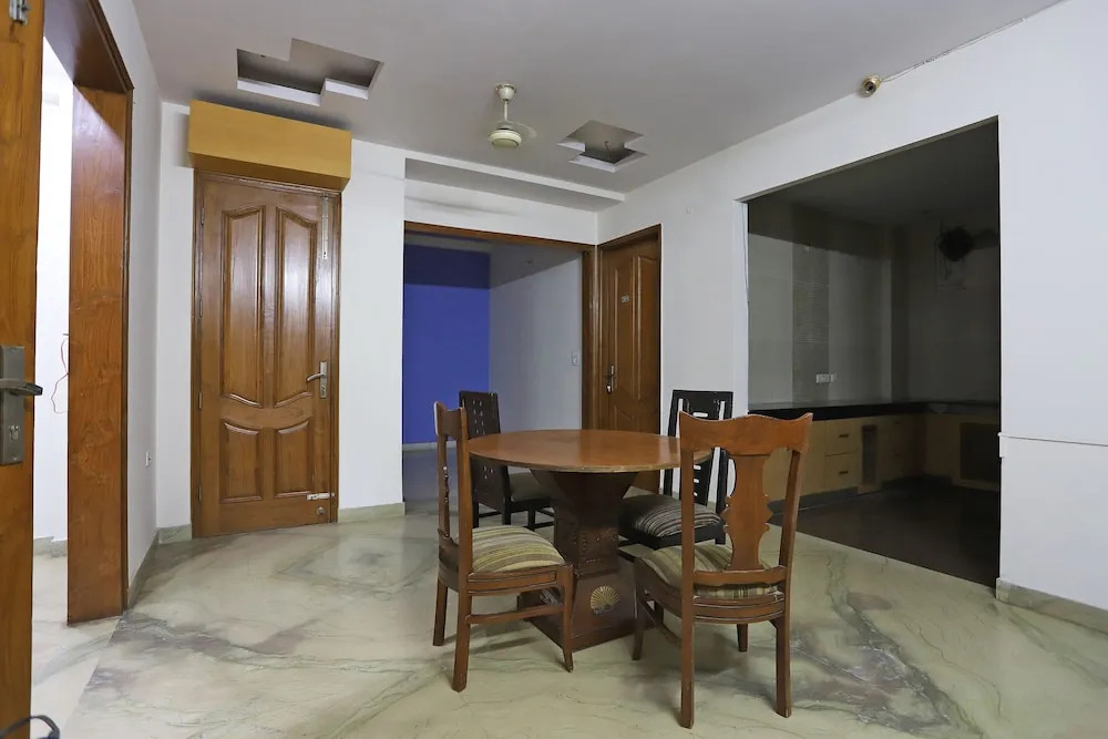 OYO 43270 Ishita Residency