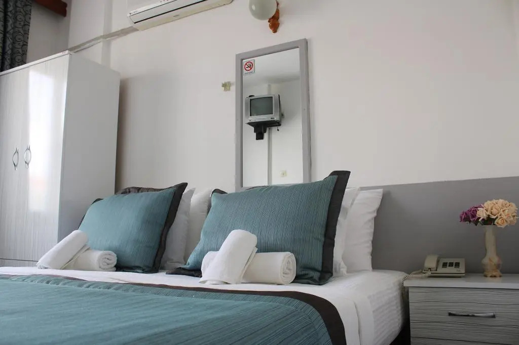 Arya Hotel