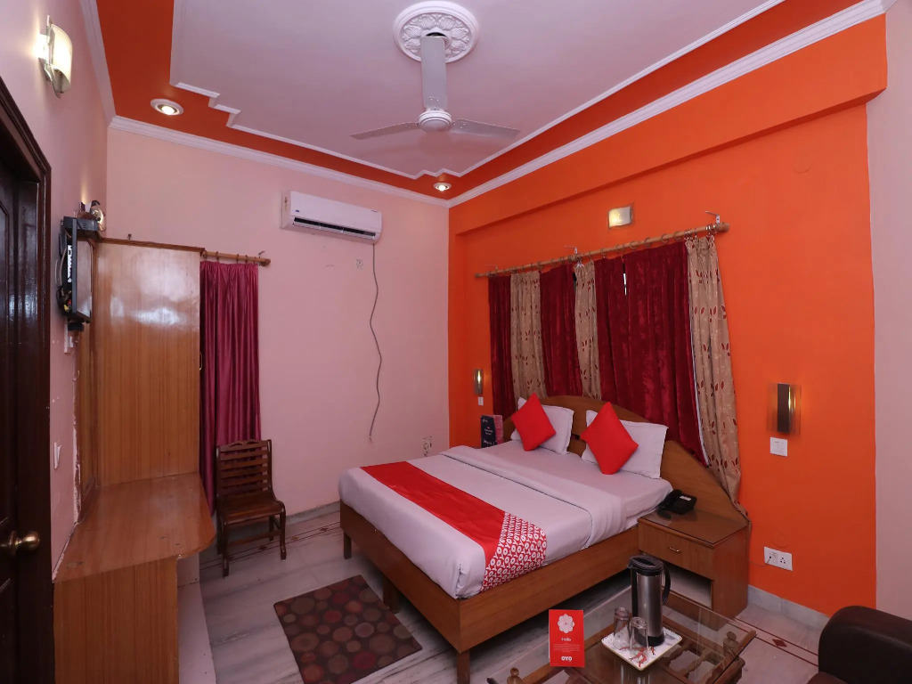 Hotel Laxmi Palace Near ISBT Dehradun