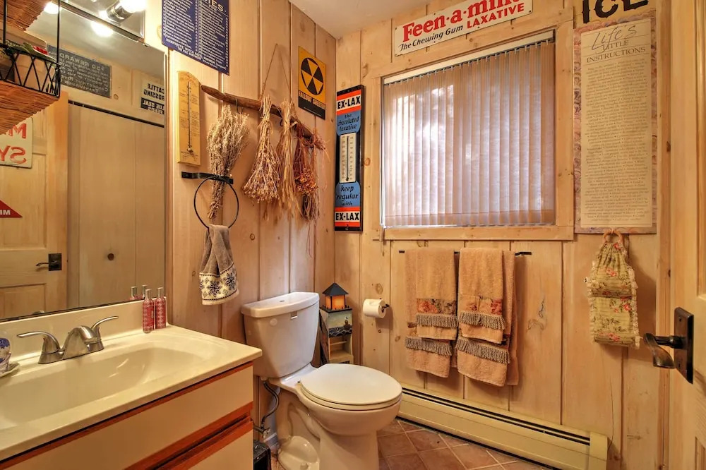West Dover Vacation Rental w/ Hot Tub Near Mt Snow