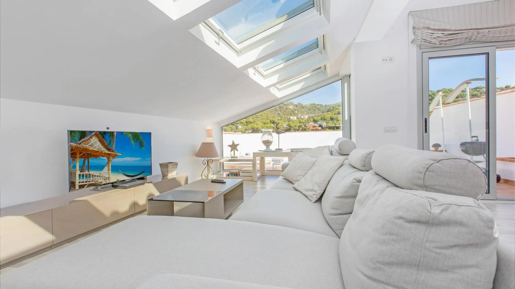 Gala in Llafranc with 4 bedrooms and 2 bathrooms