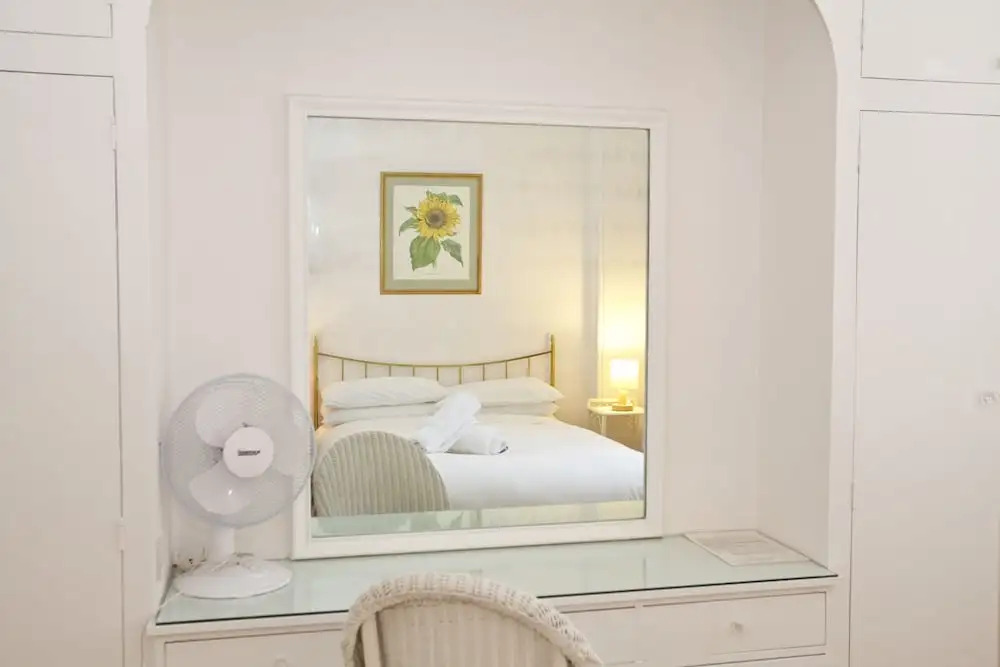 A Place Like Home - Two Bedroom Apartment in Knightsbridge