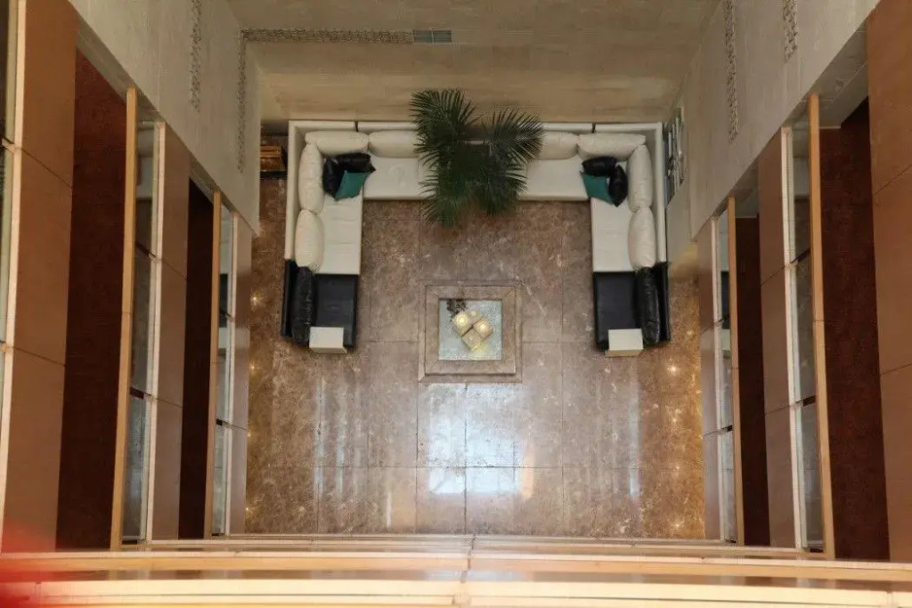 Saina Hotel