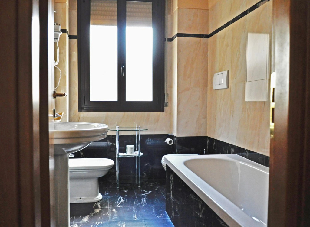 Отель San Guido Porta Volta