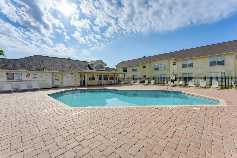 8 Mi to Disney: Resort-style Condo w/ Pool Access