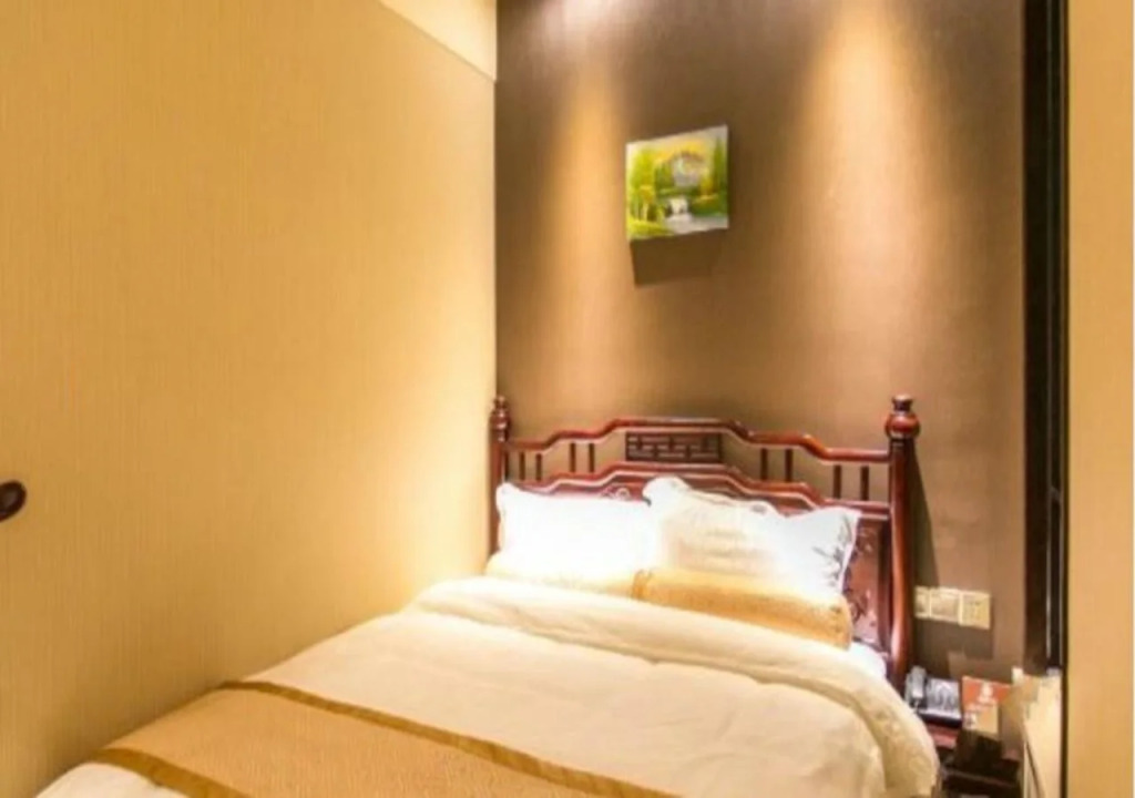 Huiteng Business Hotel