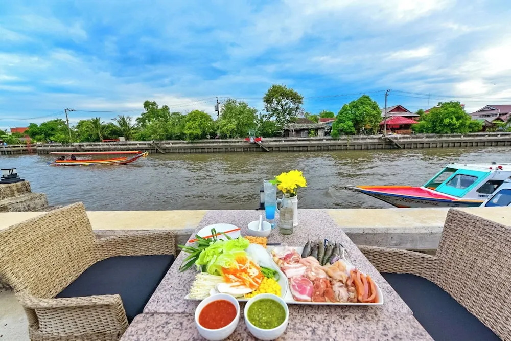 NORN Canalside Bangkok Hotel โรงแรมนอนริมคลอง