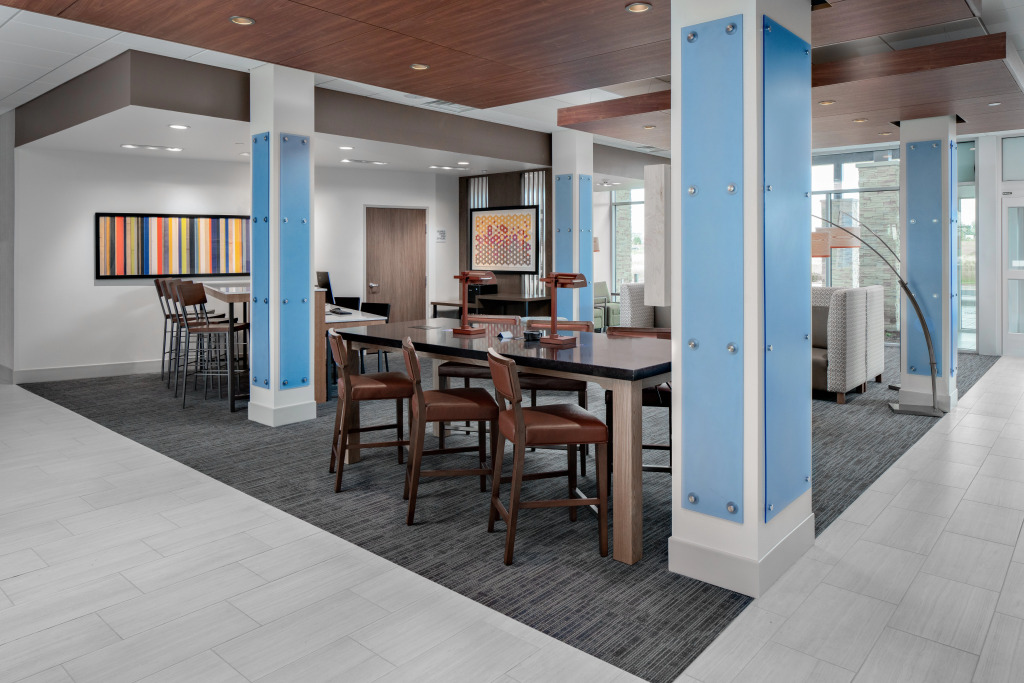 Holiday Inn Express & Suites Elkhorn - Lake Geneva Area by IHG