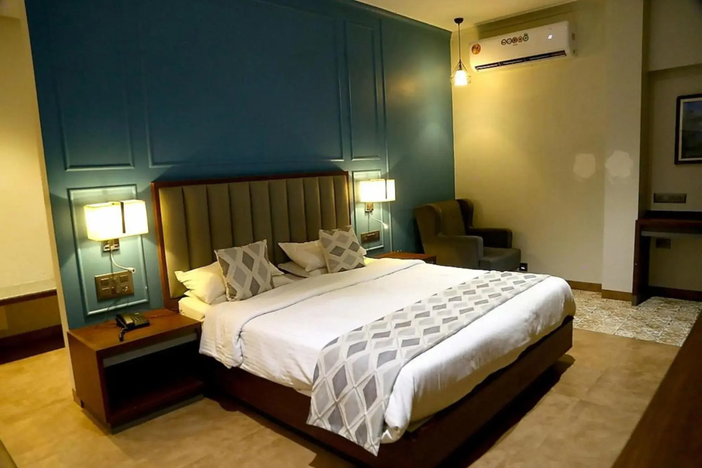 Hotel Ganapati Palace