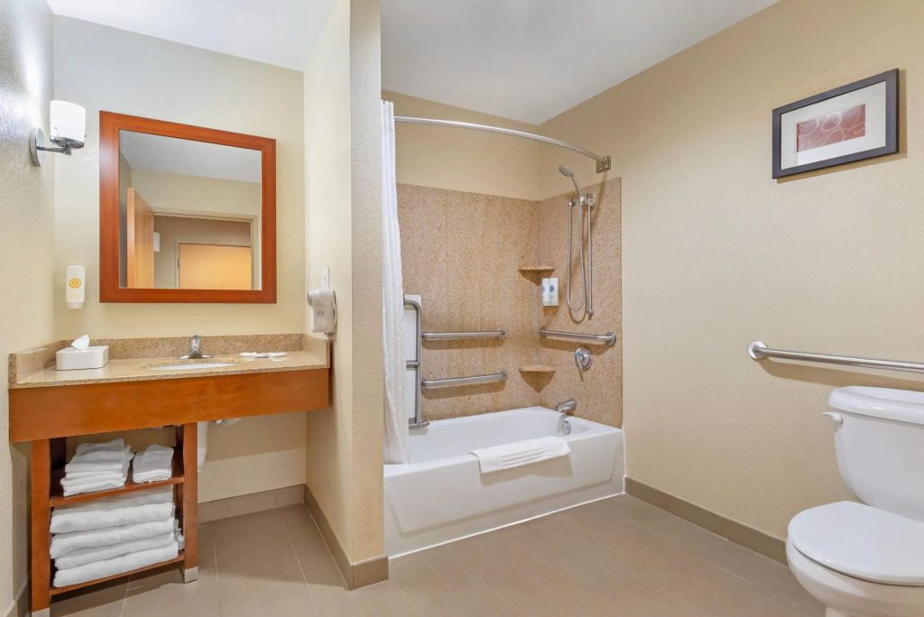 Comfort Suites Oxford I-20 exit 188
