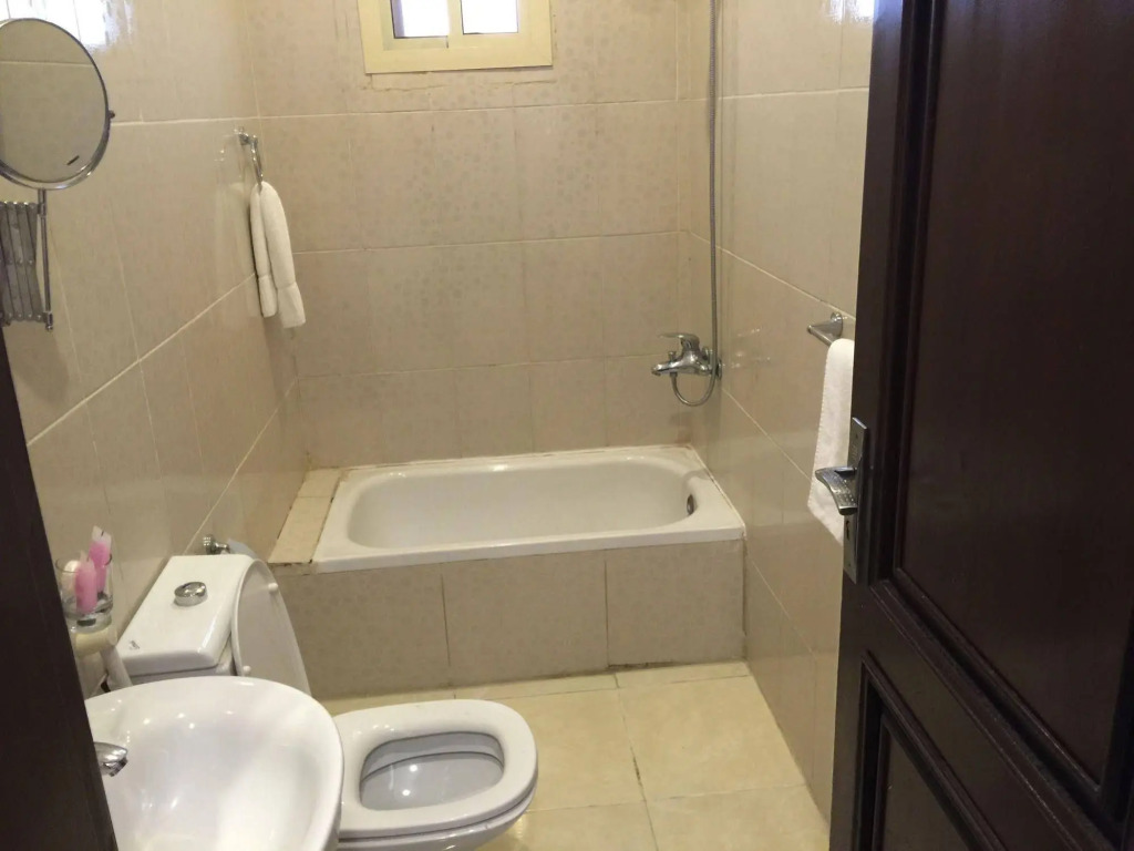 La Fontaine Al Hamra Suites
