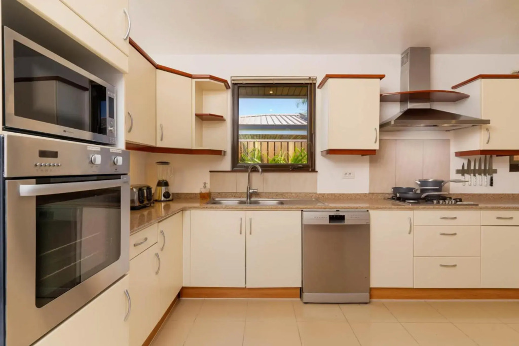 Magnificent 5 Br Villa with pool: amazing views
