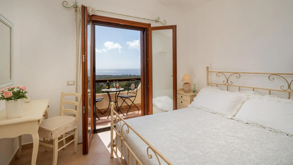 Villa Mirto 5+1 in Eden Rock