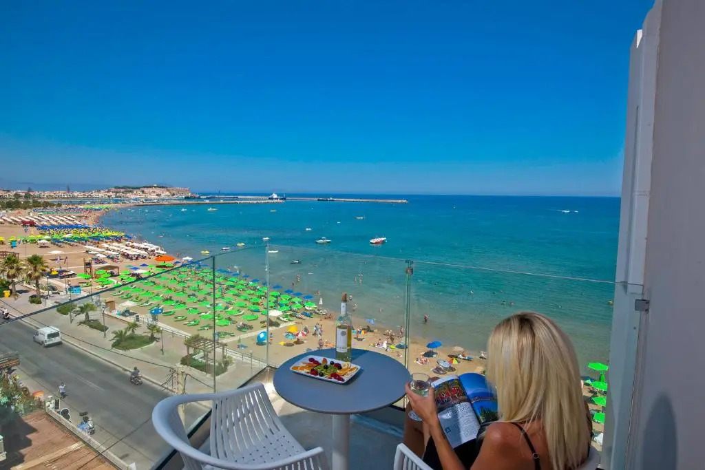 Swell Boutique Hotel