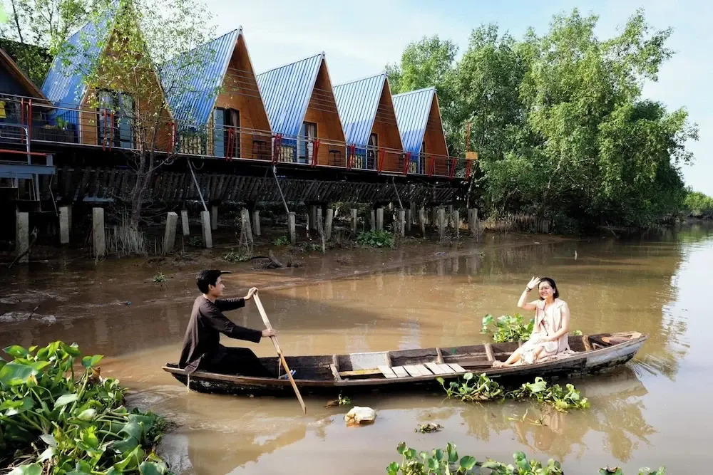 Cồn Phụng Retreats Mekong