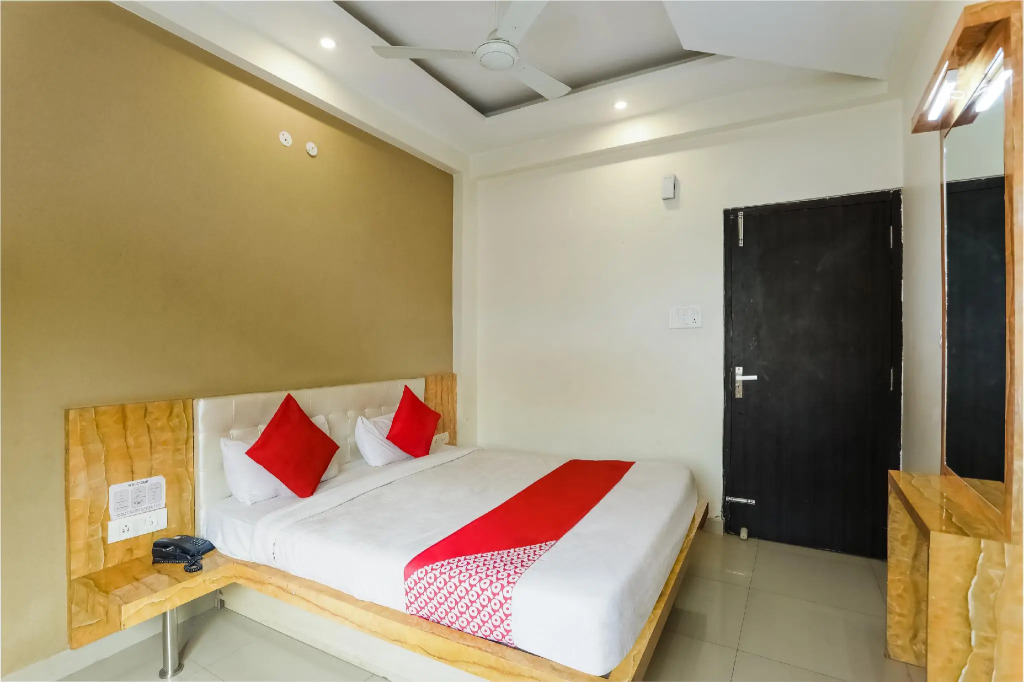 OYO 64605 Hotel Salori Inn